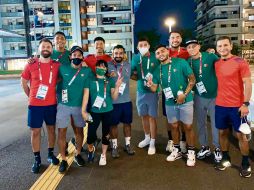 REUNIÓN. El Tri presumió la foto que se tomaron algunos de sus jugadores con Alexa Moreno. ESPECIAL