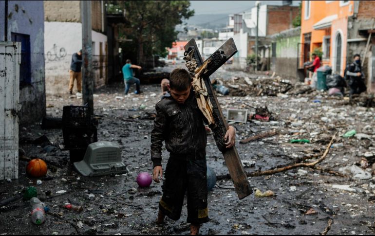 Aseo Público del municipio ha retirado 90 toneladas de basura, y se espera que en dos días quede listo el saneamiento. EL INFORMADOR / G. Gallo