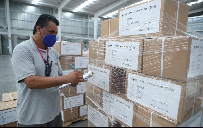 Hace un par de semanas, el INE Inició la distribución de papeletas y material para la consulta popular del 1 de agosto. ESPECIAL/ine