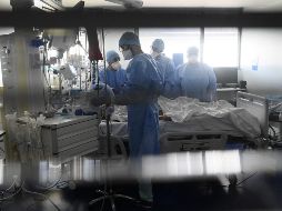 Todas las camas de Unidades de Cuidados Intensivos dela región Altos Sur están ocupadas, en la ZMG es de casi 80 %. AFP/F. Florin