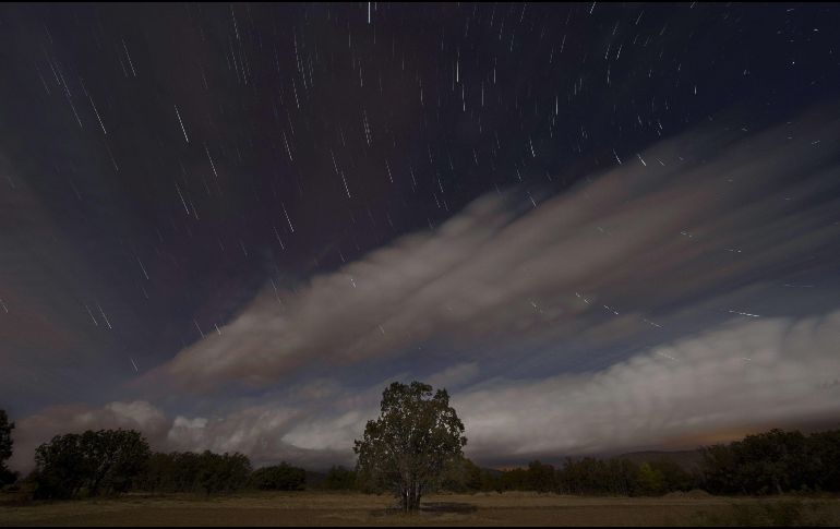 Los astrónomos no escatiman al aseverar que las Perseidas son su Lluvia de estrellas favoritas. AFP/ARCHIVO