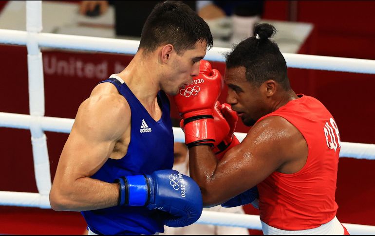 Debido a la guardia floja y la pasividad de Romero, el cubano encontró espacios para impactar constantemente. MEXSPORT/J. Martínez