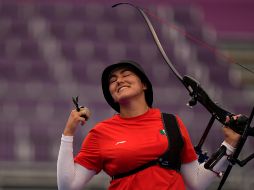 El tiro de Mackenzie Brown quedó más cercano del centro, mientras que Alejandra Valencia quedó a 12 milímetros. AP / A. Tarantino