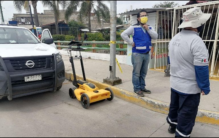 Se informó que en la zona se realiza la evaluación del subsuelo a través de dos georadares, con los que se harán barridos para detectar posibles hundimientos o socavones. ESPECIAL