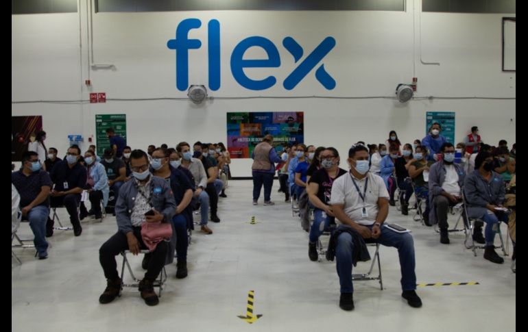 La vacunación se realiza con el Modelo Jalisco, que incluye logística, protocolos sanitarios y supervisión médica. ESPECIAL