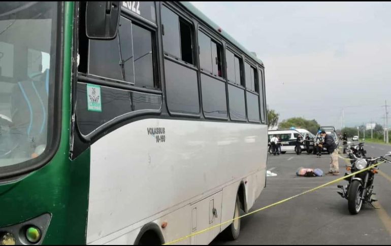 De acuerdo con testigos, el principal responsable del accidente fue el chofer de la unidad. ESPECIAL