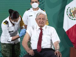 El Presidente Andrés Manuel López Obrador recordó que él recibió la vacuna de AstraZeneca, por lo que no tendría problemas para viajar a Estados Unidos. XINHUA
