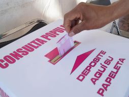 Ayer sábado, AMLO acusó al INE de no instalar las casillas suficientes para la consulta popular. SUN /