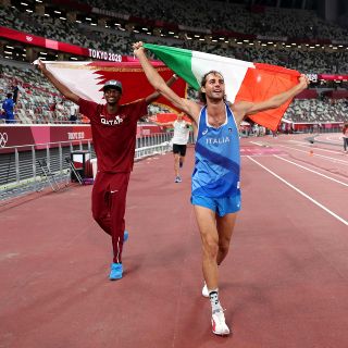 ¡Inédito! Dos atletas comparten el oro en salto de altura en Tokio 2020