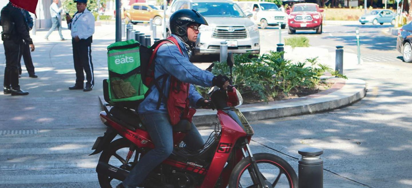 SERVICIO. Debido al incremento de repartidores y las fallas en la prestación del servicio, éstos ya pueden acceder a una certificación en el Estado. EL INFORMADOR