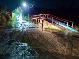 En el área afectada desde hace una semana por el desbordamiento del arroyo El Seco, se reportó lluvia intensa que no generó nuevos daños. ESPECIAL /