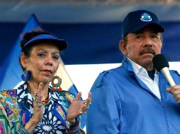 En la imagen, el presidente de Nicaragua, Daniel Ortega ( der) y su esposa, Rosario Murillo (izq). AP / ARCHIVO