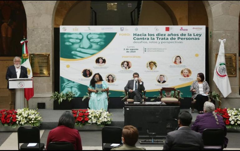 El subsecretario Alejandro Encinas y el senador Ricardo Monreal participaron en el foro 