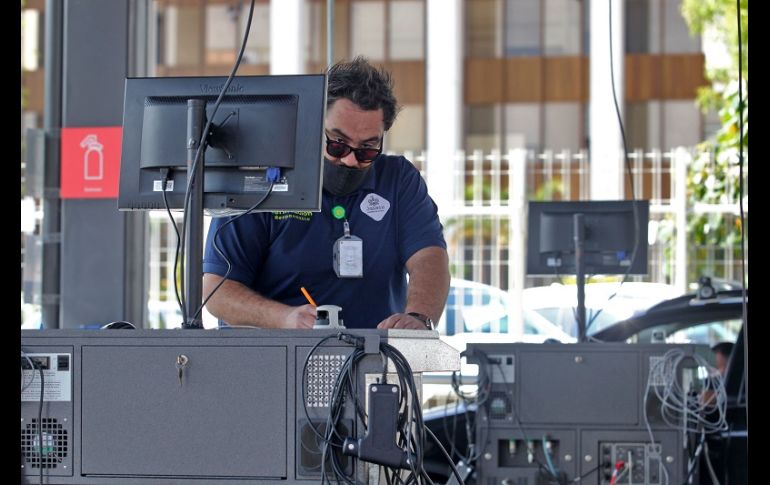 De acuerdo con datos de la Secretaría de Medio Ambiente, hay alrededor de 370 mil vehículos con terminación de placa 7 que deben verificarse en agosto y septiembre. EL INFORMADOR/A. Camacho