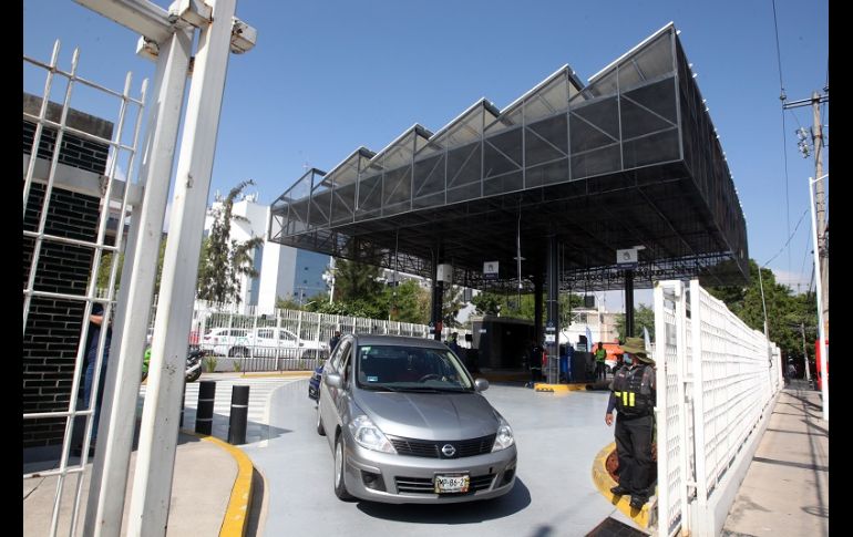 De acuerdo con datos de la Secretaría de Medio Ambiente, hay alrededor de 370 mil vehículos con terminación de placa 7 que deben verificarse en agosto y septiembre. EL INFORMADOR/A. Camacho