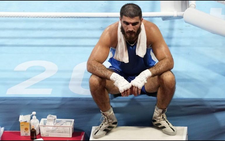 INSISTE. El púgil quiere que se reanude el combate. AFP