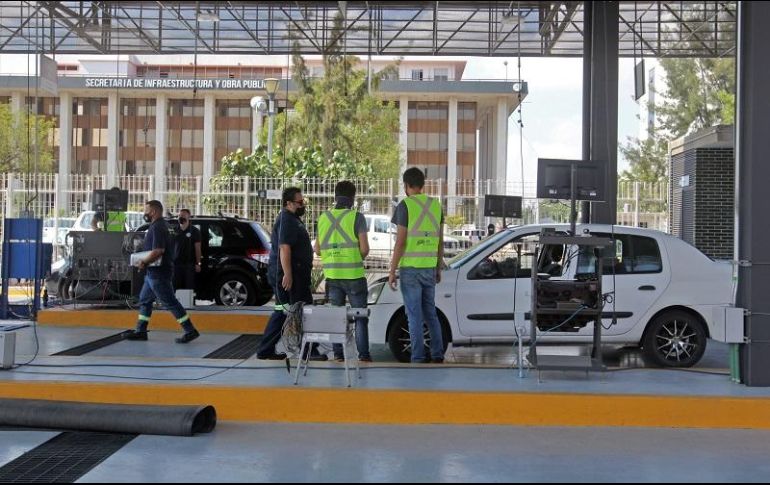 Si los vehículos permanecen más de 30 días por semestre en Jalisco también están obligados a cumplir con la revisión local. EL INFORMADOR/A. Camacho