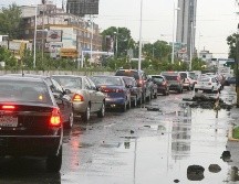 Hubo registro de encharcamientos de hasta 40 centímetros en avenida Patria y calle Santo Tomás, sin autos varados. EL INFORMADOR/ARCHIVO