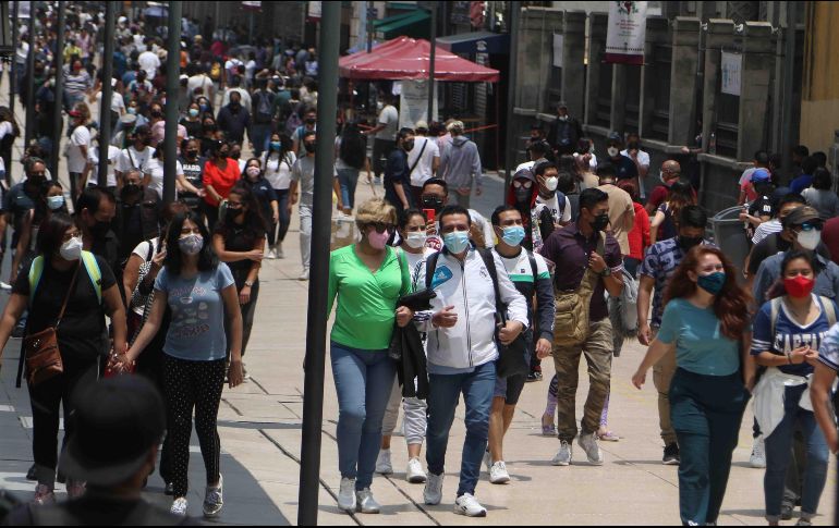 Eduardo Clark destacó que los ingresos hospitalarios disminuyeron 30% con más de mil 500 casos, mientras que los casos activos presentan una mejoría. SUN / ARCHIVO