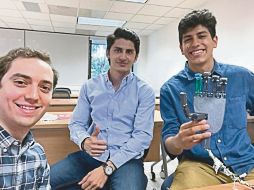 Investigación. Este tipo de prótesis viene a resolver necesidades básicas de las personas, como el simple hecho de poder tomar un vaso con agua. Cortesía