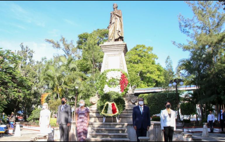 Durante la ceremonia fue develado un monumento del general Vicente Guerrero. TWITTER/@HectorAstudillo