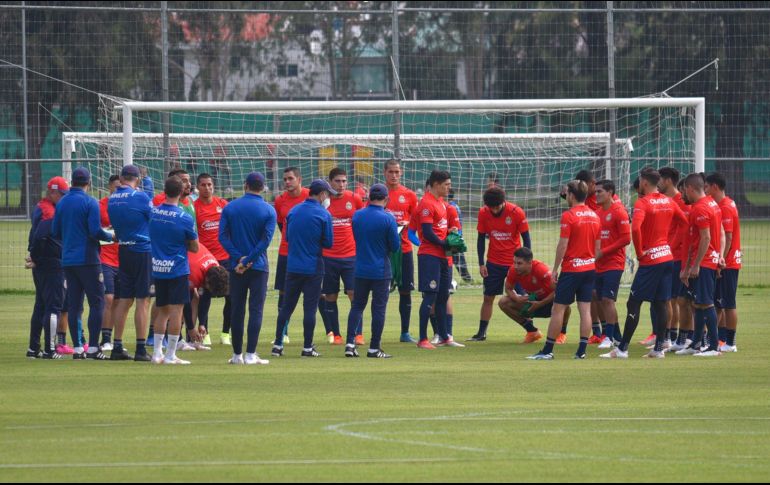 Imágenes del entrenamiento de Chivas en Verde Valle. IMAGO7 / S. Bautista