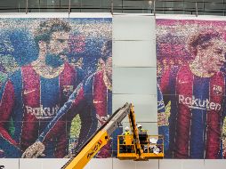 La imagen de Messi fue retirada hoy de la fachada del estadio Camp Nou, en Barcelona, España. Xinhua/T. Prudencia/SOPA/ZUMAPRESS