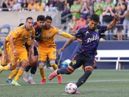Raúl Ruidíaz abrió el marcador con un tiro penal en el minuto 23. AFP/J. Redmon
