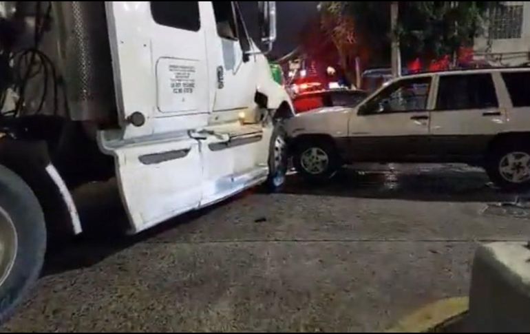 El percance se registró alrededor de las 6 de la mañana. ESPECIAL /