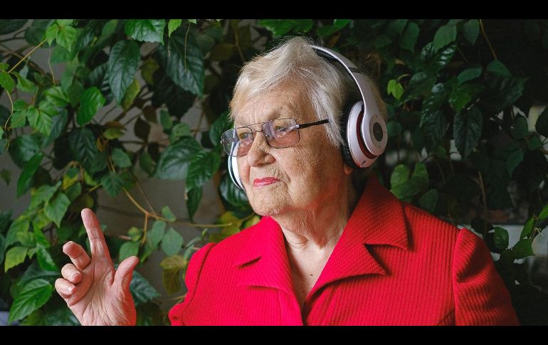 La interacción de una abuelita con la tecnología rápidamente se ha vuelto viral. ESPECIAL / PEXELS