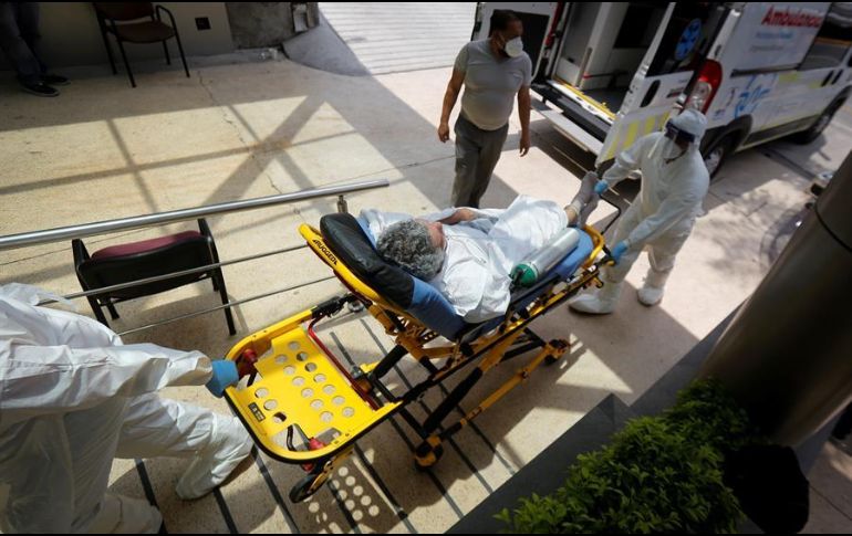 La ocupación media de camas generales es del 54 %, y del 47 % para camas de terapia intensiva. EFE/F. Guasco