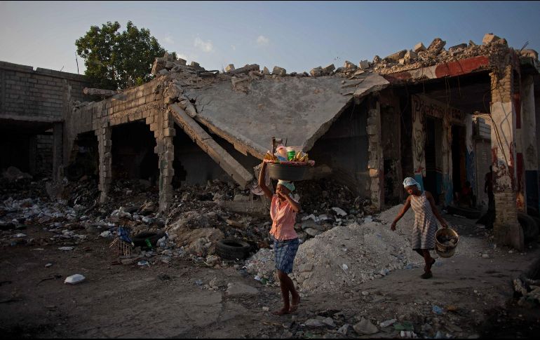 Edificios religiosos, escuelas y viviendas resultaron dañados por el terremoto, según los residentes de la zona afectada. AP / ARCHIVO