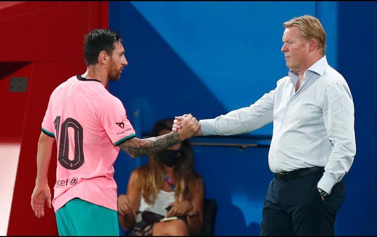 Koeman dice que echa de menos a Messi porque ha sido un jugador muy importante para la historia del Barça, pero menciona no deben vivir en el pasado. AP / ARCHIVO