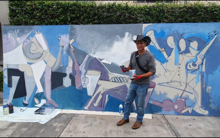 Roberto Márquez realiza una pintura con la técnica del acrílico, confirmado por tres piezas, incluye caballos, instrumentos musicales y varios músicos de mariachi, con un estilo cubista y unas dimensiones de 1.70 x 2.20 metros. EL INFORMADOR / J. Pérez