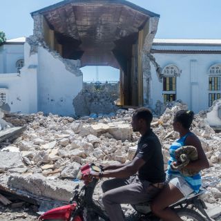 Haití sube a mil 297 la cifra de muertes por sismo