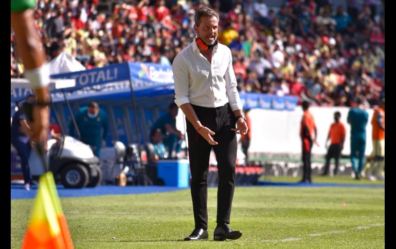 NO LE FUNCIONAN. Diego Cocca intentó empatar con cambios ofensivos, pero ninguno logró siquiera mostrarse en la cancha. IMAGO7