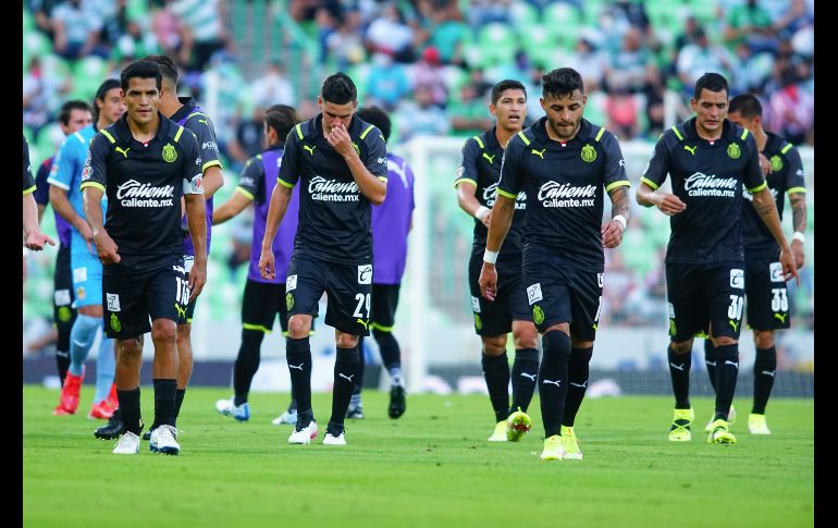 Chivas no pudo pasar del empate en su visita al TSM Corona, donde Carlos Acevedo fue el principal protagonista. IMAGO7