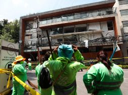 Daños causados en el edificio por una explosión por fuga de gas en la alcaldía Benito Juárez, en Ciudad de México. EFE/S. Gutiérrez