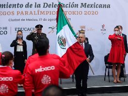La Delegación Mexicana que participará en Tokio 2020 fue abanderada por el Presidente AMLO y Ana Gabriela Guevara, titular de la Conade, en Palacio Nacional. EFE / S. Gutiérrez