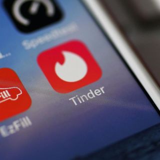 Tinder validará perfiles de usuarios con identificación