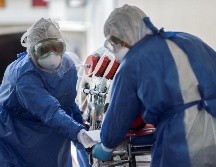 Una diferencia entre la ola de enero y la actual es que, por la circulación de las nuevas variantes del COVID, los pacientes presentan una mayor carga viral. AFP/ARCHIVO