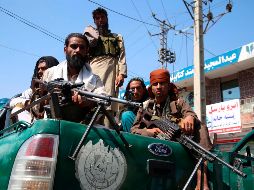 Orden. Los talibanes llegaron para dispersar a los manifestantes. EFE