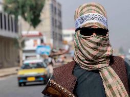 Las oficinas gubernamentales, tiendas y escuelas siguen cerradas en regiones capturadas recientemente por el talibán, y muchos de los residentes permanecen agazapados o huyen a la capital, Kabul. EFE / Stringer