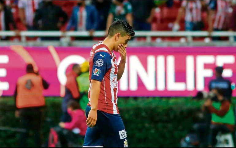 Ni para dónde hacerse. El Guadalajara sólo ha obtenido un punto de nueve disputados en su cancha y coquetea con los últimos lugares. EFE/ F. Guasco