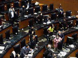 Luego de que la Comisión Permanente rechazó convocar a un periodo extraordinario, por la noche se avaló un nuevo dictamen con 10 votos a favor de Morena y sus aliados. SUN/D. Simón