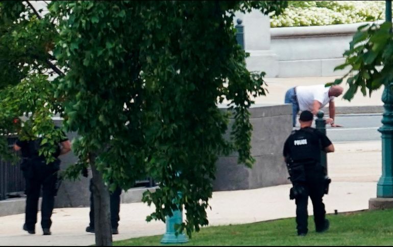 Floyd Ray Roseberry amenazó con detonar otras cuatro bombas previamente colocadas. AP/ A. Brandon