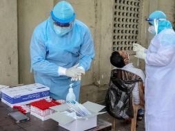 Confirman que en el Estado hay seis mil 474 casos activos; es decir, 245 más que ayer. EFE/C. Karunarathne