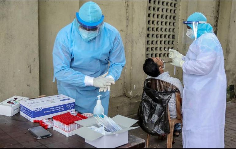 Confirman que en el Estado hay seis mil 474 casos activos; es decir, 245 más que ayer. EFE/C. Karunarathne