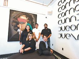 Patricia Montelongo, directora de Galería Bruna; Óscar Garza, chef ejecutivo de Bruna; Alberto Ramos, encargado de las exposiciones; Maythé Loza, responsable de la coordinación y Luis Hernández, director general de Bruna. EL INFORMADOR/N. Gutiérrez