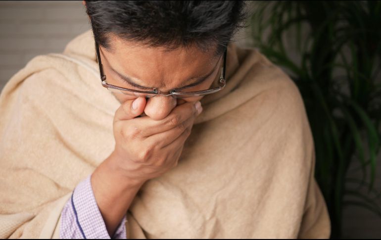 Desde 2020, la confusión por los síntomas del COVID-19 y la influenza es común, pues comparten algunos. ESPECIAL / Photo by Towfiqu Barbhuiya on Unsplash